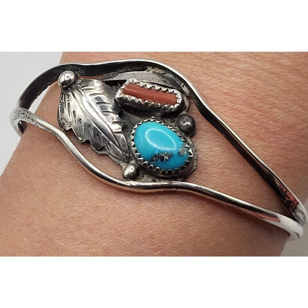 Vintage Native American Navajo Birdseye Turquoise Coral Sterling Silver Bracelet